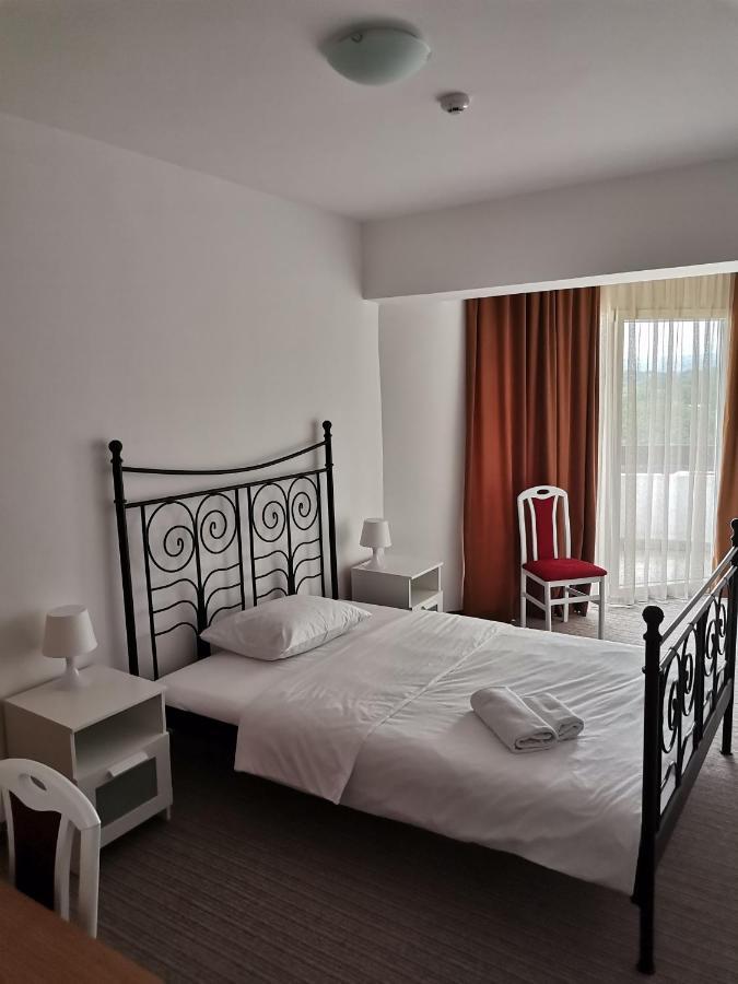 Hotel Plaza Varvarin Zewnętrze zdjęcie
