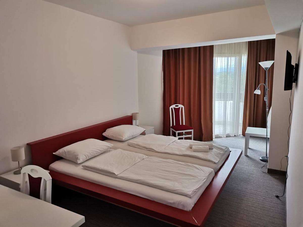 Hotel Plaza Varvarin Zewnętrze zdjęcie
