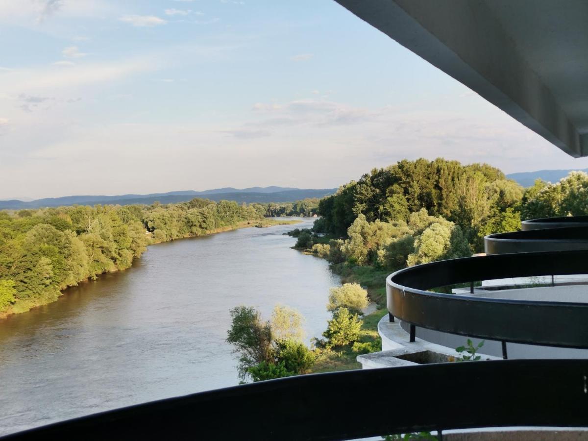 Hotel Plaza Varvarin Zewnętrze zdjęcie
