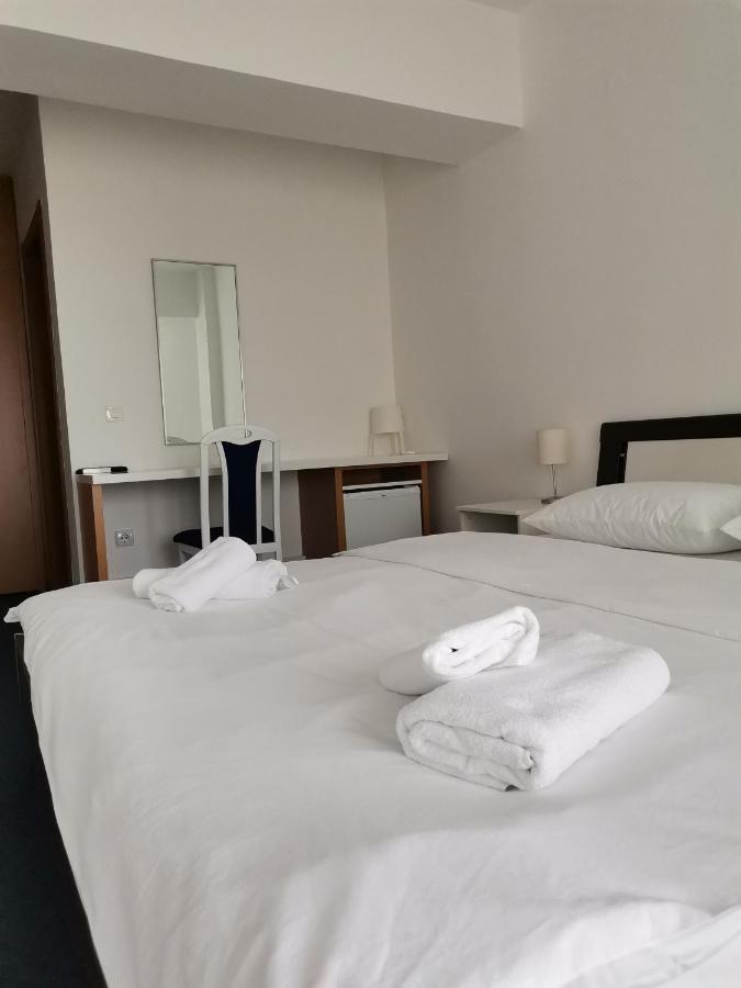 Hotel Plaza Varvarin Zewnętrze zdjęcie