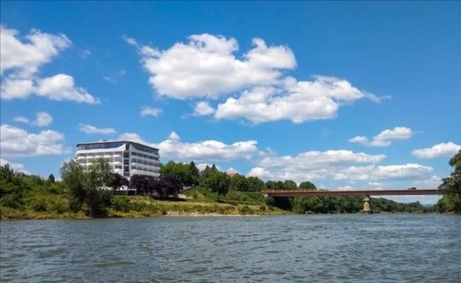 Hotel Plaza Varvarin Zewnętrze zdjęcie