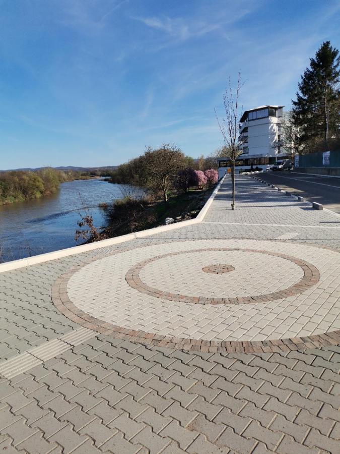 Hotel Plaza Varvarin Zewnętrze zdjęcie