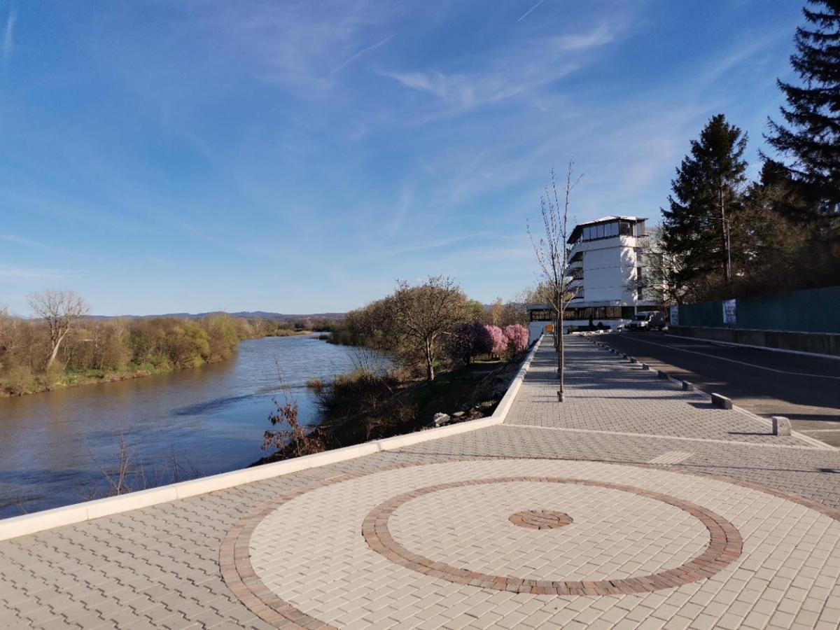 Hotel Plaza Varvarin Zewnętrze zdjęcie