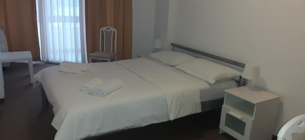 Hotel Plaza Varvarin Zewnętrze zdjęcie